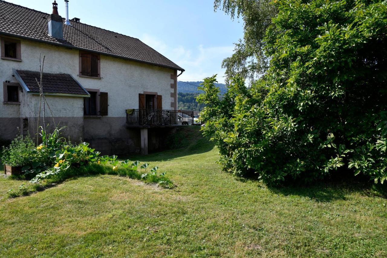 Ferme De Ma Grand-Mere Le Haut-du-Them Exterior foto