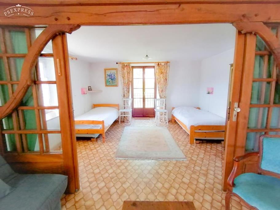 Ferme De Ma Grand-Mere Le Haut-du-Them Exterior foto
